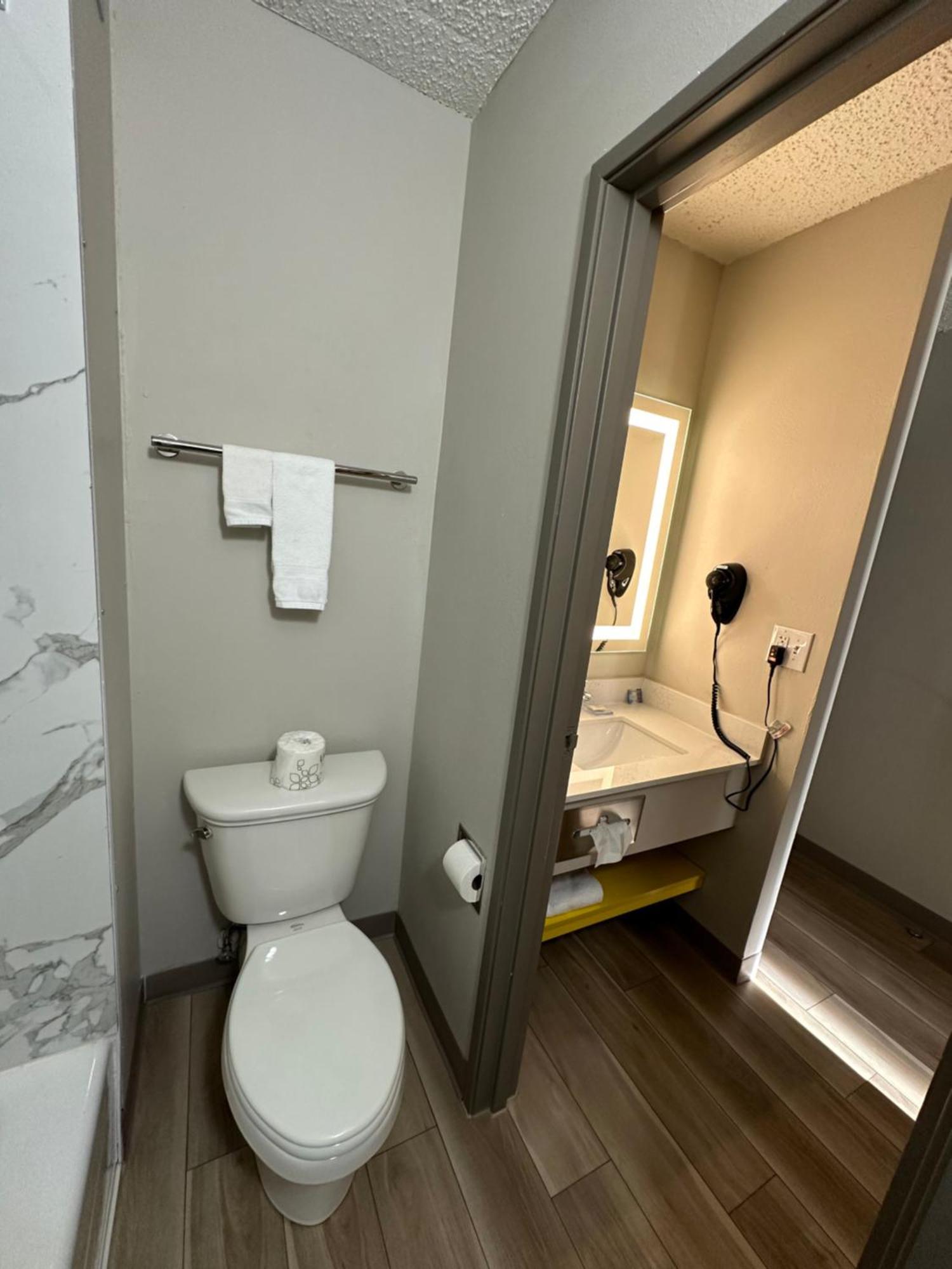 Days Inn By Wyndham Mandan Bismarck Area Eksteriør bilde