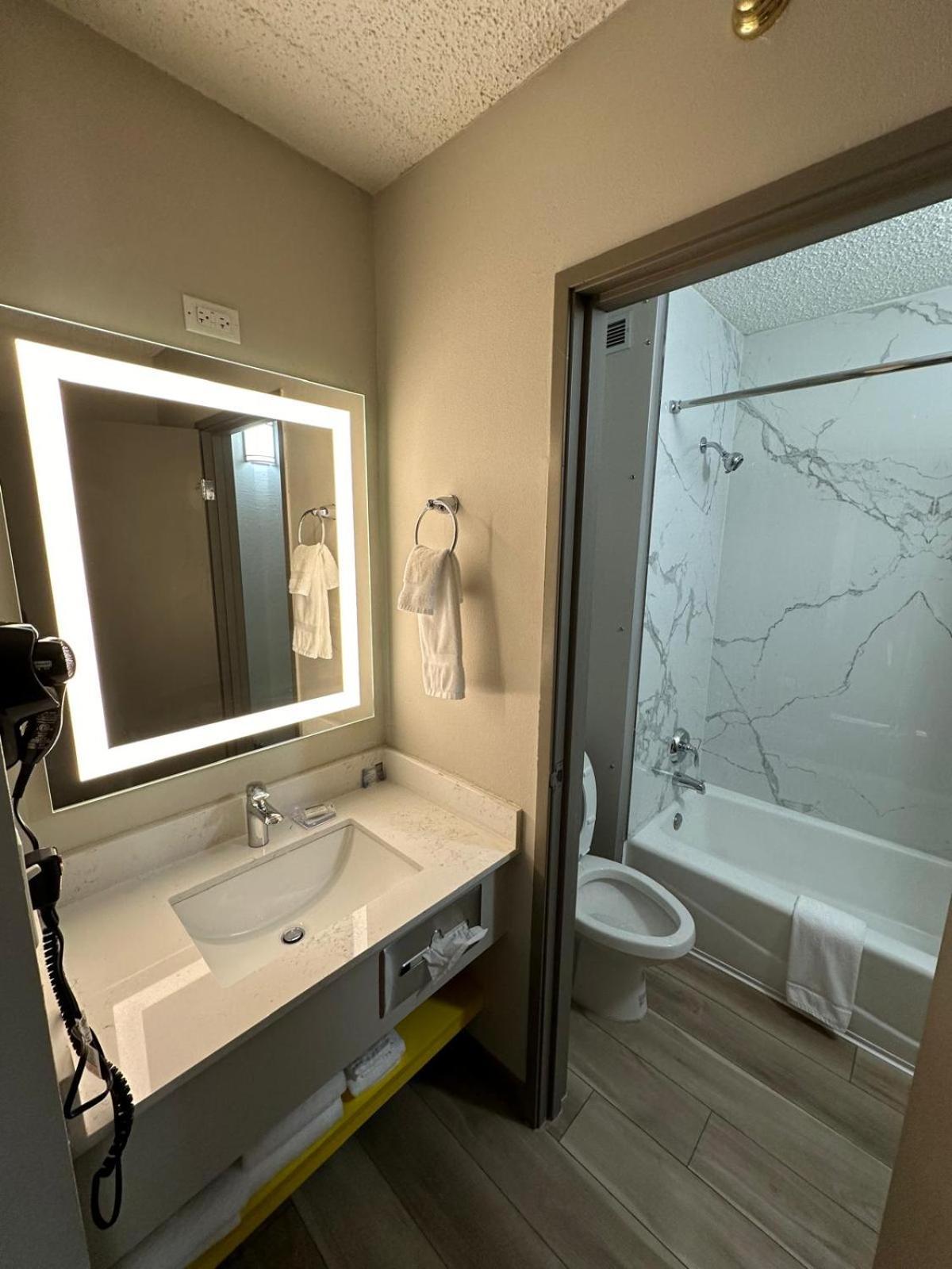 Days Inn By Wyndham Mandan Bismarck Area Eksteriør bilde
